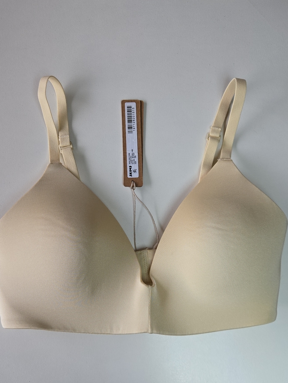 NEW SKIMS Light Cream Seamless T-Shirt Bra